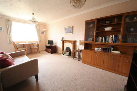 1 bedroom flat for sale - Haig Court, Cambridge, Cambridgeshire, CB4 1TT