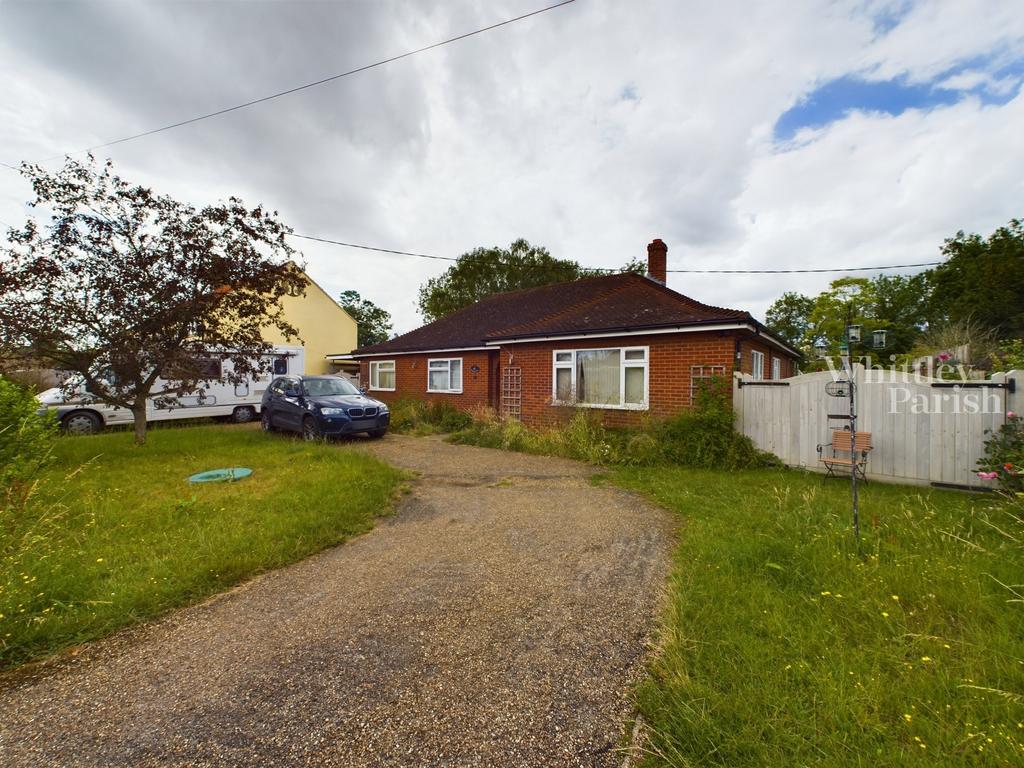Queen Street, Wymondham NR18 4 bed detached bungalow for sale £500,000