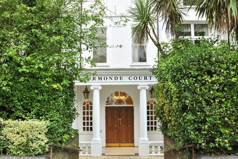 1 bedroom apartment for sale, Ormonde Court, Belsize Grove, London, NW3
