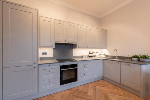 2 bedroom apartment for sale, Belsize Park Gardens, London, NW3