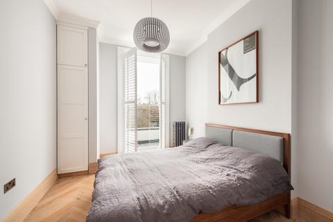 2 bedroom apartment for sale, Belsize Park Gardens, London, NW3