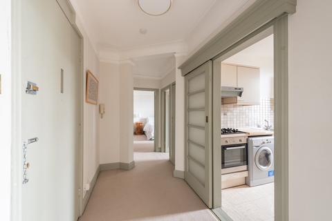 1 bedroom apartment for sale, Hillfield Court, Belsize Avenue, London, NW3