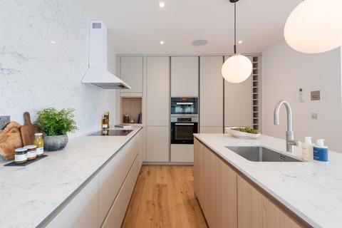 5 Belsize Park Mews, London, NW3 5BL