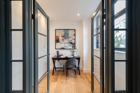 5 Belsize Park Mews, London, NW3 5BL