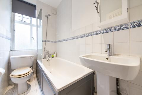 1 bedroom apartment to rent, Belsize Grove, London, NW3