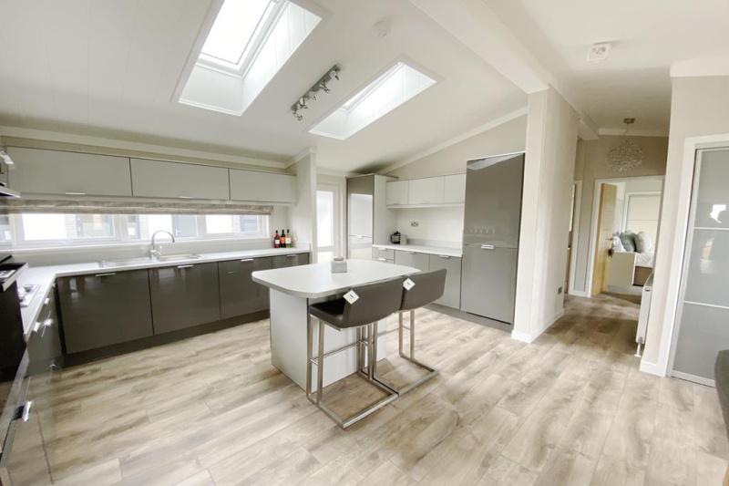 2 Bedroom Park Home 50 x 20 Omar Ikon