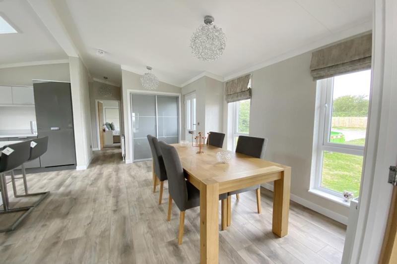 2 Bedroom Park Home 50 x 20 Omar Ikon