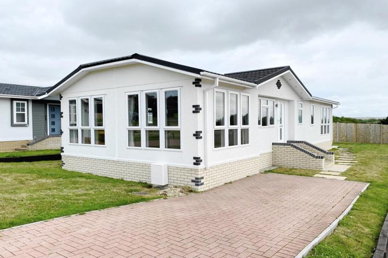 2 Bedroom Fully Furnished New Park Home