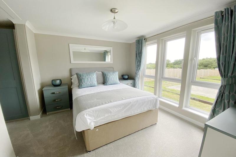 2 Bedroom Fully Furnished New Park Home