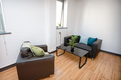 2 bedroom flat to rent, Flat 6, Royal House, 11-13 Goldsmith Street, Nottingham, NG1 5JS