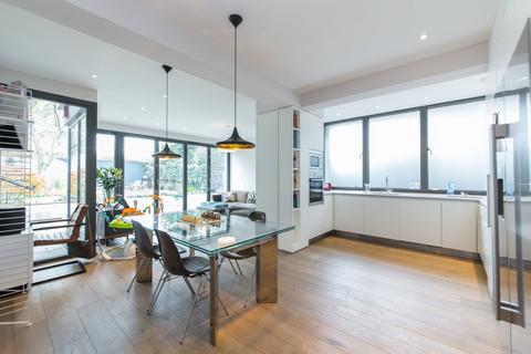 3 bedroom apartment to rent, Savernake Road, London, NW3