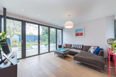 3 bedroom apartment to rent, Savernake Road, London, NW3