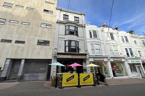 Retail property (high street) to rent - Brighton BN1