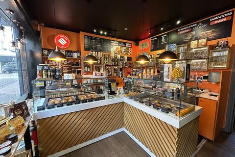 Retail property (high street) to rent - Brighton BN1