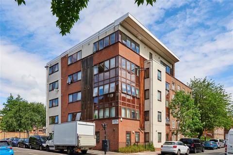 2 bedroom flat to rent, Fisherton Street, London