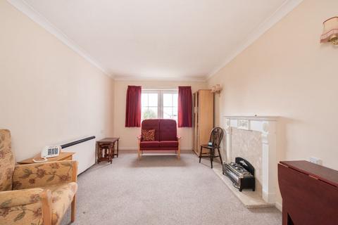 1 bedroom flat for sale, Woodmere Court, London, N14
