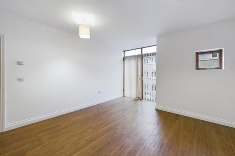 1 bedroom flat to rent, Flat 3, Falcon House Occupation Road