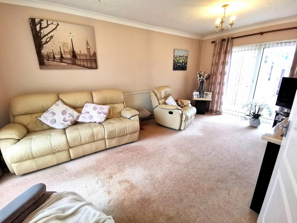 Gainsborough Road Prettygate Colchester CO3 4QW 2 bed detached bungalow