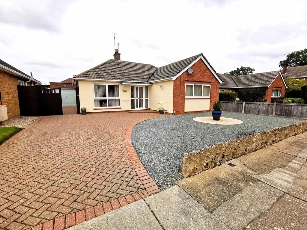 Gainsborough Road Prettygate Colchester CO3 4QW 2 bed detached bungalow