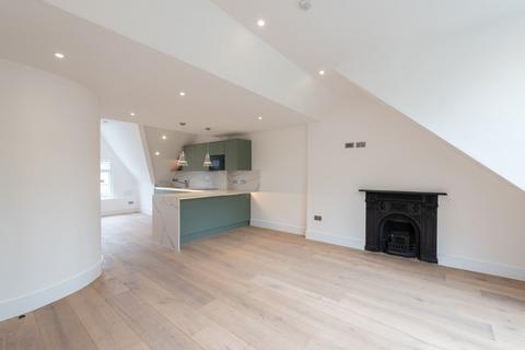 3 bedroom apartment to rent, Lambolle Road, London, NW3
