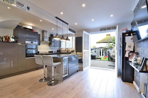 64 Sunray Avenue, Bromley, BR2 8EW