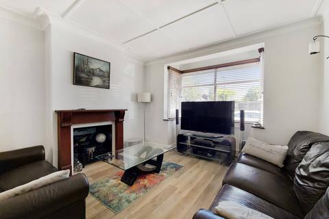 3 bedroom end of terrace house to rent, Bourne Road, Bromley, BR2