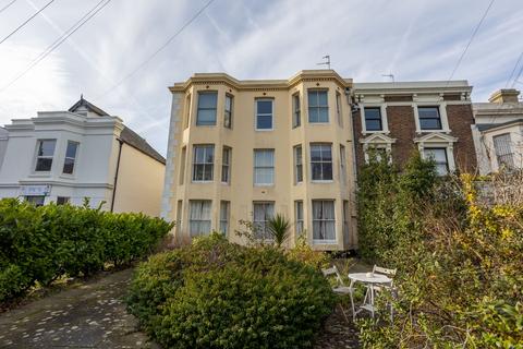 2 bedroom flat for sale, Victoria Road, Deal, CT14