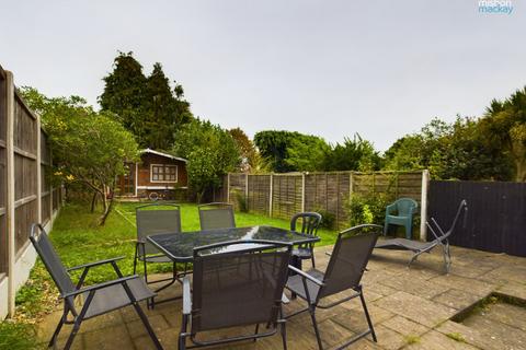 4 bedroom semi-detached house for sale - Rowan Avenue, Hove, East Sussex, BN3
