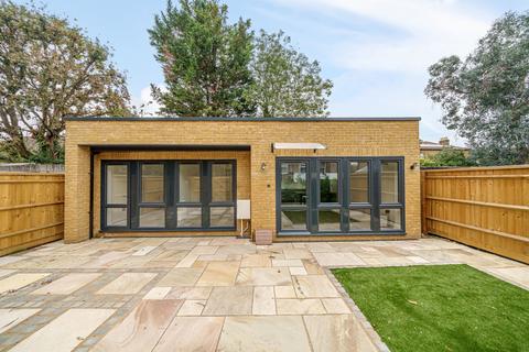 8e Springfield Road, Kingston Upon Thames, KT1 2SA