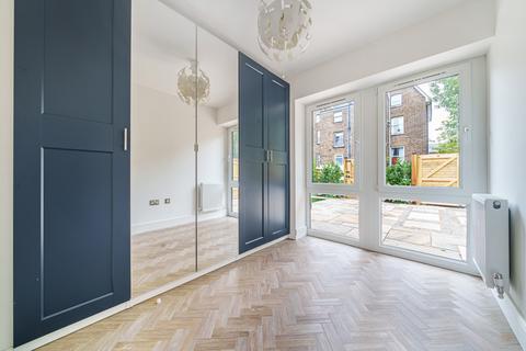 8e Springfield Road, Kingston Upon Thames, KT1 2SA