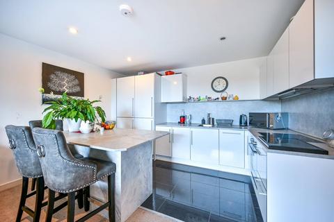 3 bedroom flat for sale, Union Lane, Isleworth, TW7