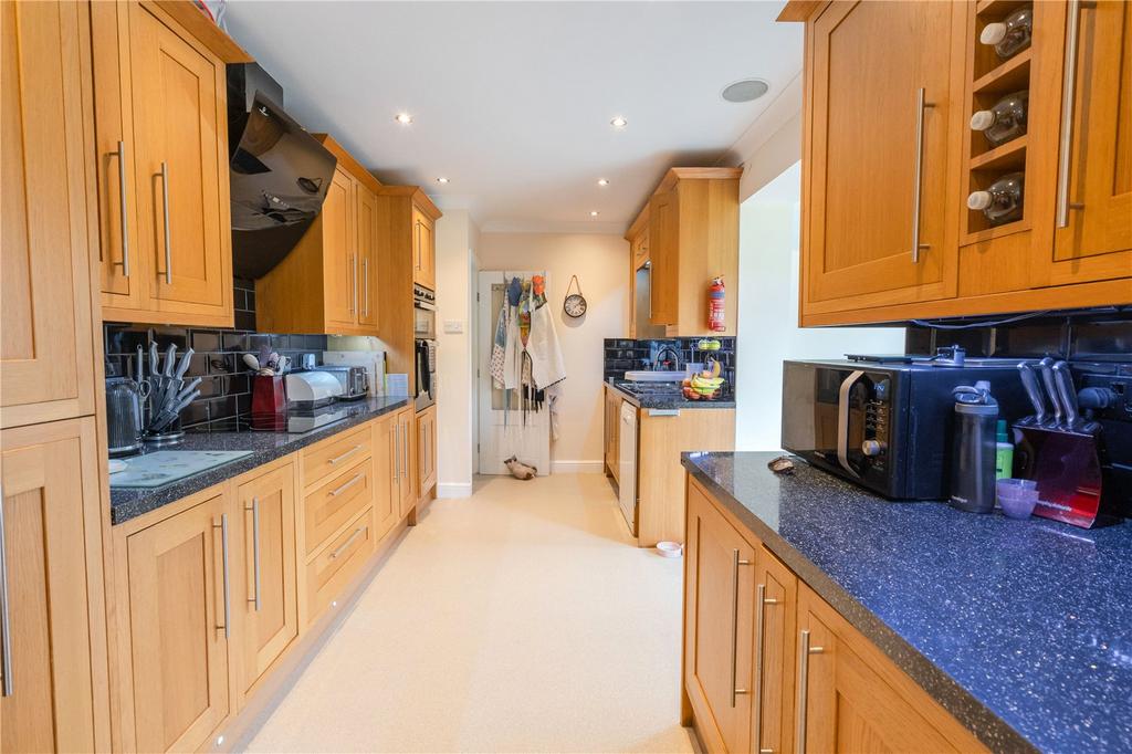 Kitchen (2)