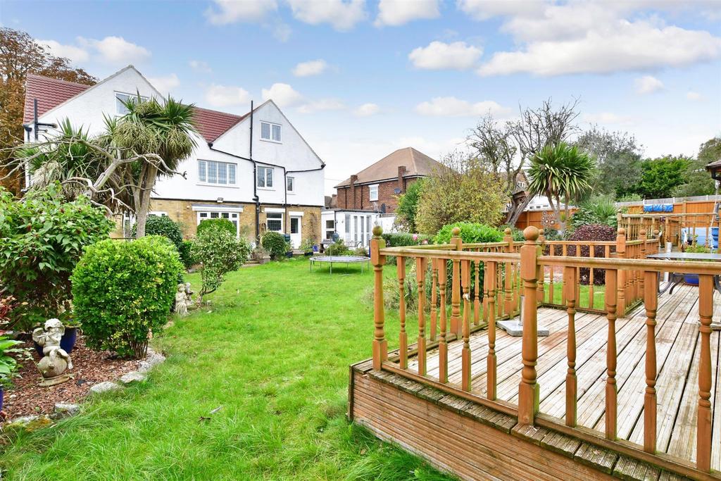Glenwood Drive, Minster On Sea... 5 bed detached house for sale £600,000