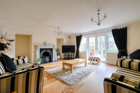 4 Manders Close, Astwood Bank, Redditch, B96 6BJ