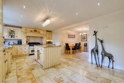 4 Manders Close, Astwood Bank, Redditch, B96 6BJ