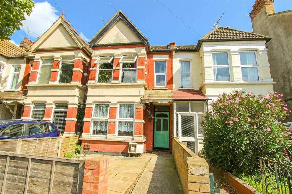 Hamlet Court Road, WestcliffonSea, Essex, SS0 4 bed terraced house for sale £330,000