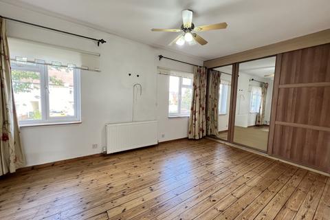 144 Arrowsmith Road, Chigwell, IG7 4PD