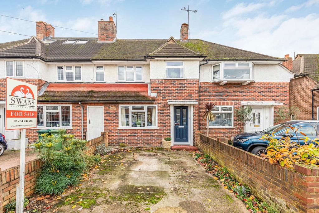Sandringham Drive, Ashford, TW15 3 bed terraced house for sale £425,000