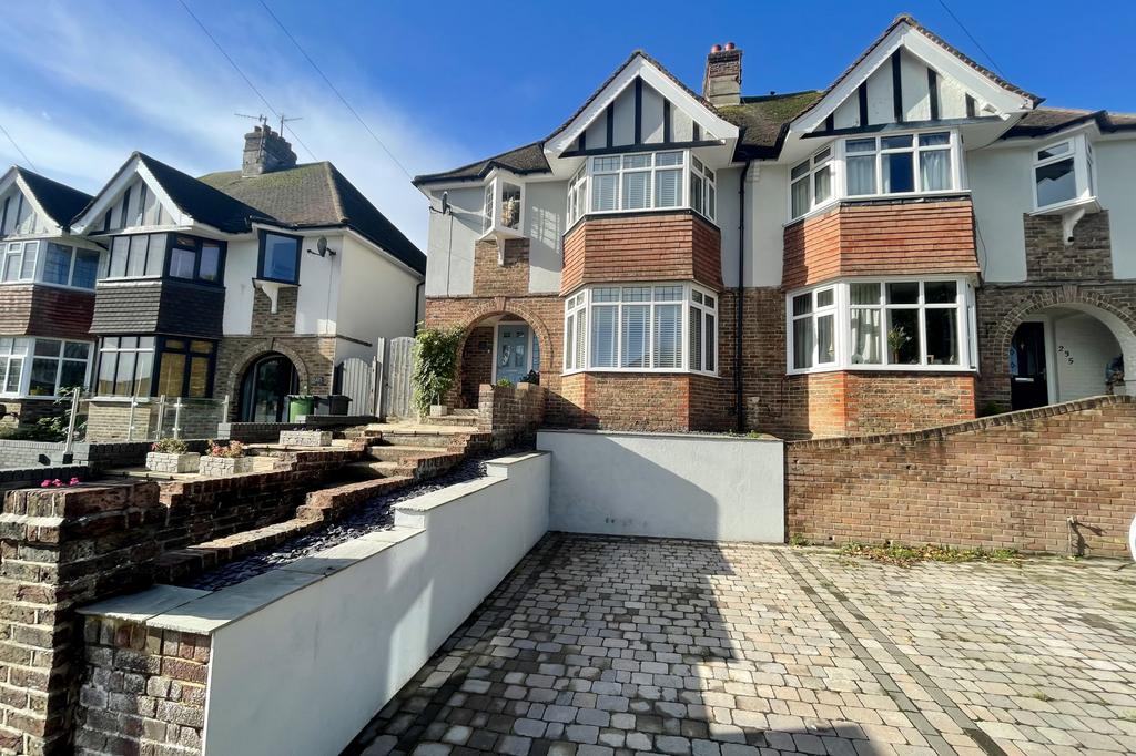 Victoria Drive, Eastbourne, East Sussex, BN20 3 bed semidetached house for sale £475,000