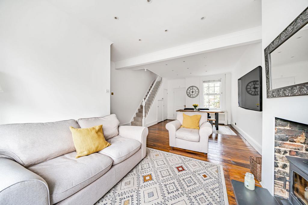 Pinner Green, Pinner, HA5 2 bed terraced house for sale £500,000