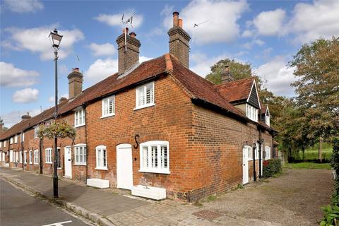 Amersham - 2 bedroom end of terrace house for sale