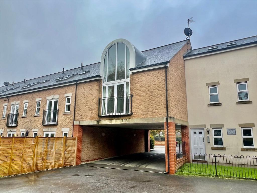 Thorp Arch, Woodland Court, LS23 2 bed apartment for sale £295,000