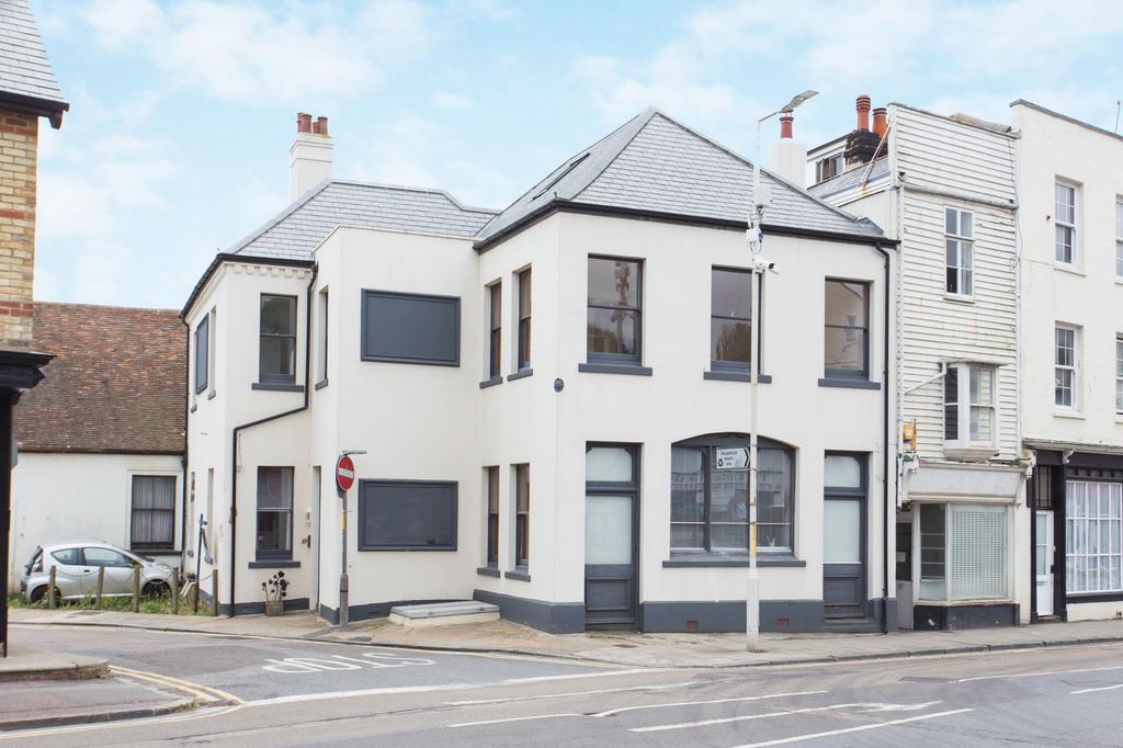 Boleyns Sandgate High Street, Sandgate, CT20 3 bed for sale