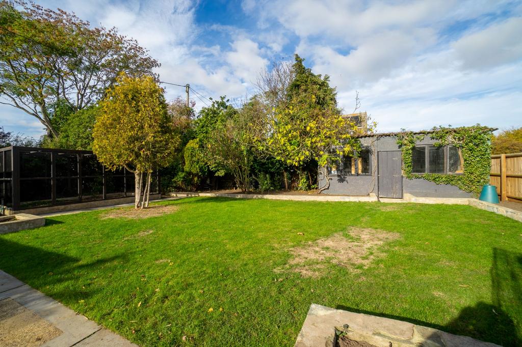 Black Mill Lane, Great Moulton, Norwich 2 bed detached bungalow for