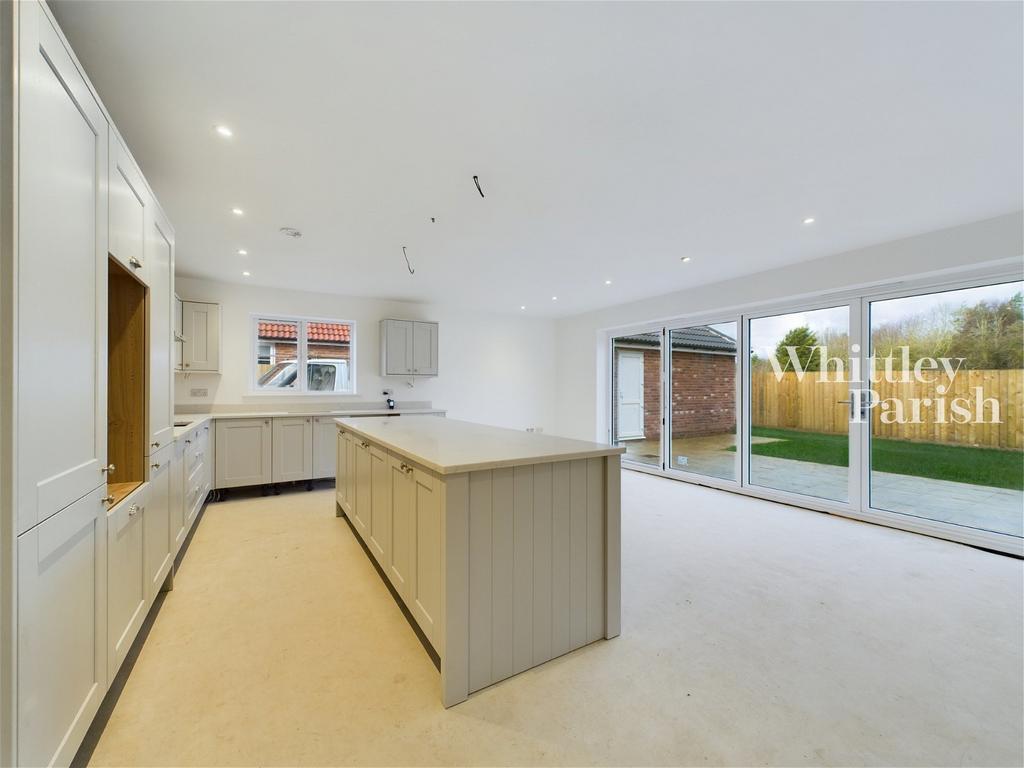 Blackmill Lane,Great Moulton,Norwich,NR15 2DZ 4 bed detached bungalow
