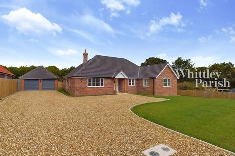 4 bedroom detached bungalow for sale, Blackmill Lane,Great Moulton,Norwich,NR15 2DZ