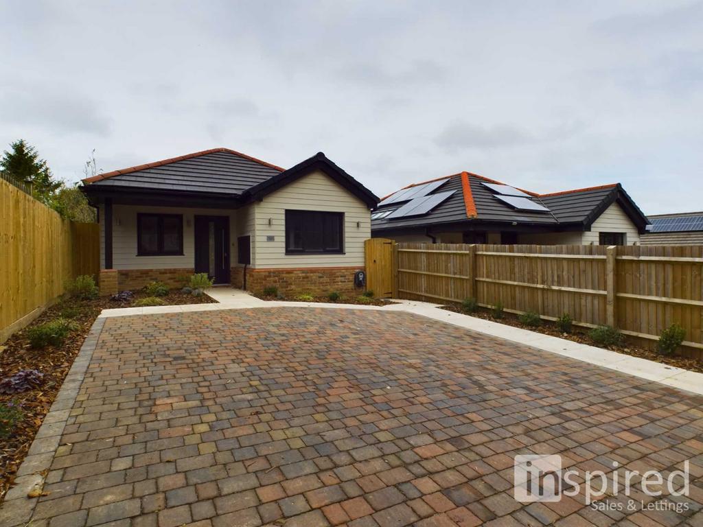 Hall Park Lane, Rushden 3 bed detached bungalow for sale £475,000