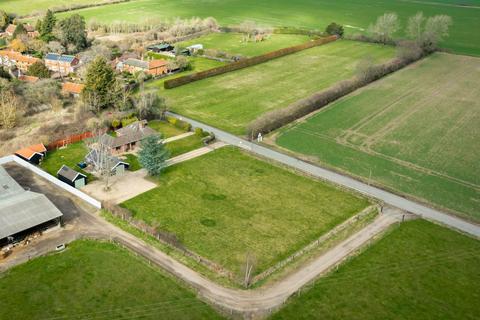 4 bedroom detached bungalow for sale, Bungay Road,Hempnall,Norwich,NR15 2NG