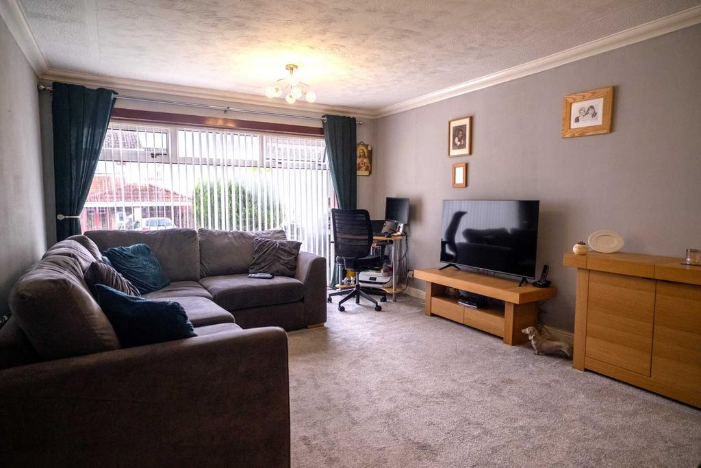 Muir Close, Stewarton 2 bed detached bungalow for sale £190,000