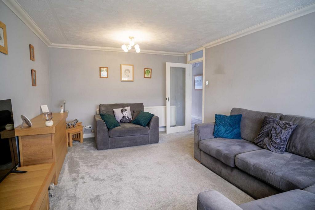 Muir Close, Stewarton 2 bed detached bungalow for sale £190,000